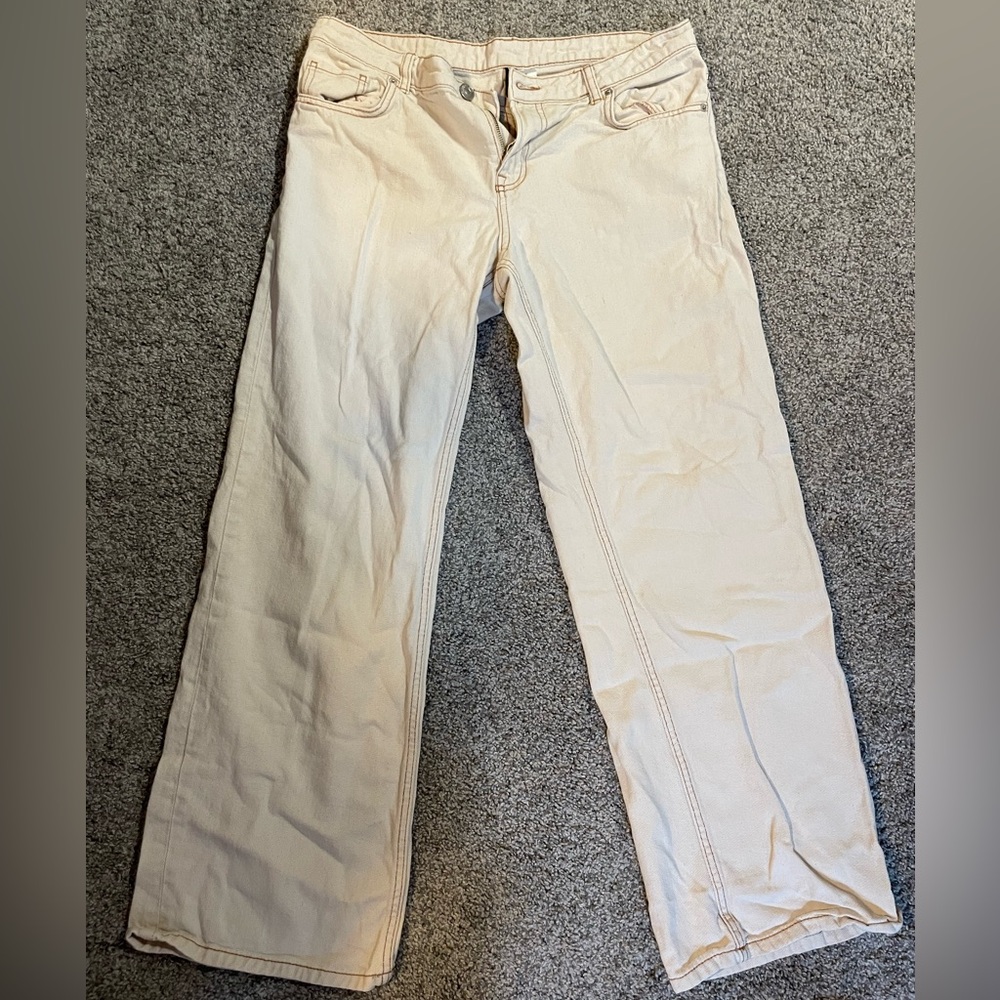 H&M cream colored wide leg jeans/pants. Lightly worn